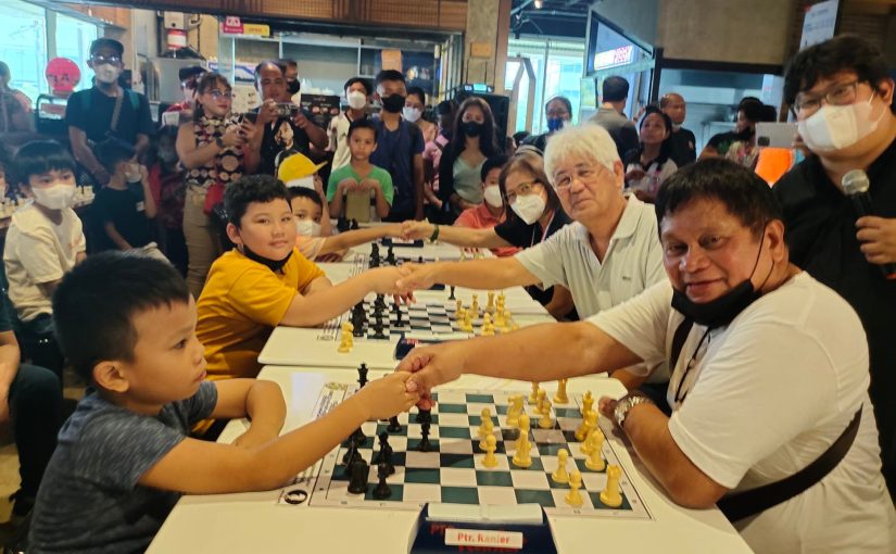 Christian Mendoza Wins GMG Youth Chess Challenge