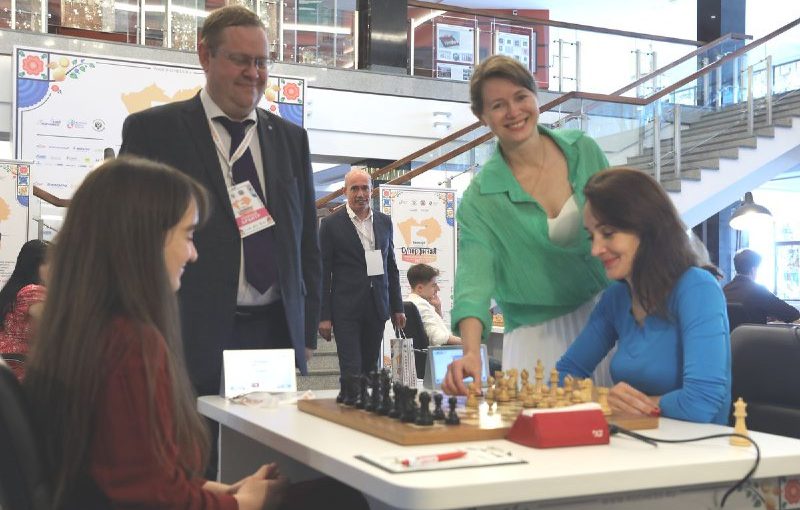 Arseniy Nesterov, Leya Garifullina Lead Russian Men’s and Women’s Superfinals