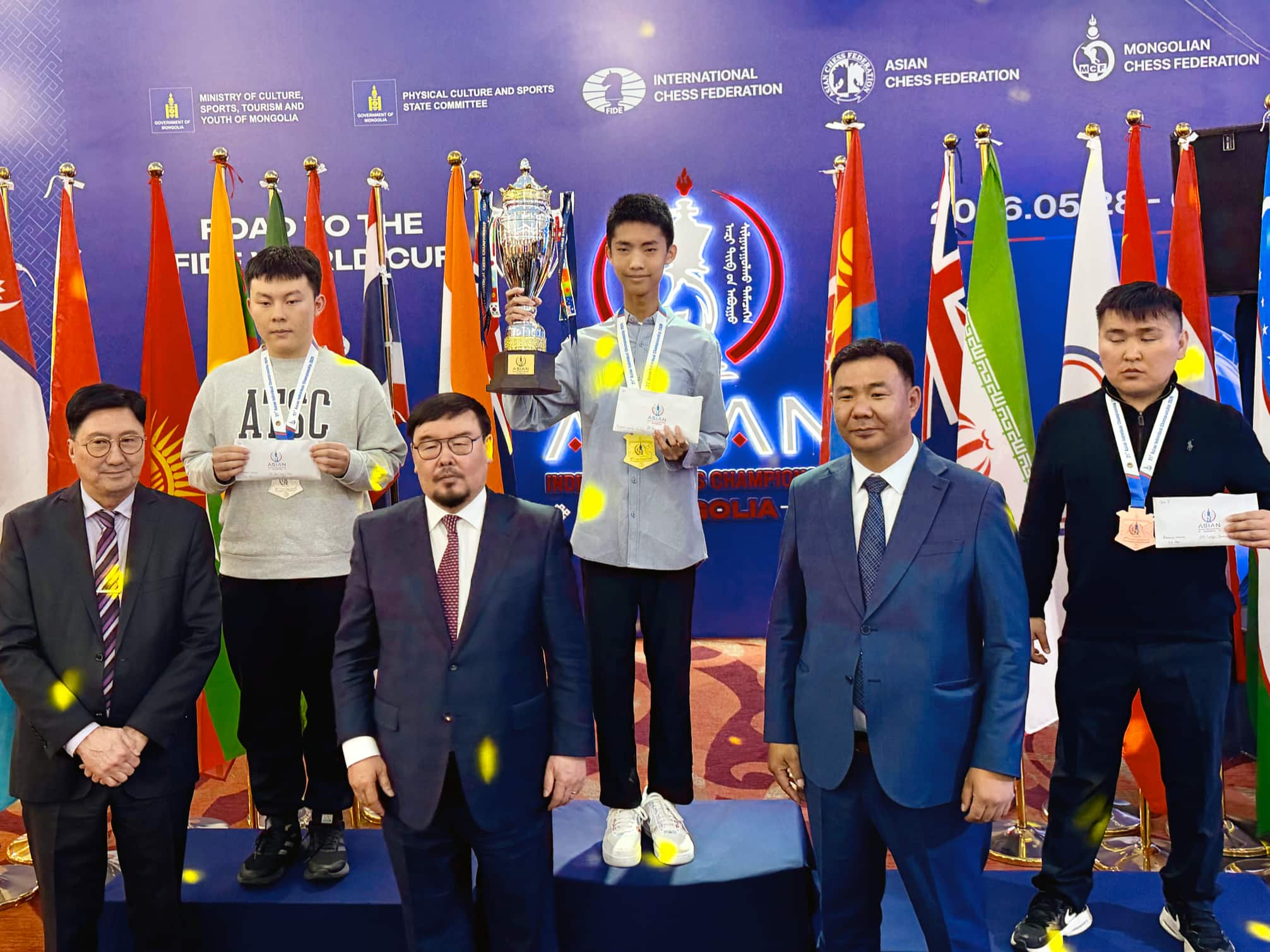 Kong, Xiangrui of China and Savitha, Shri B of India won the Asian Individual titles